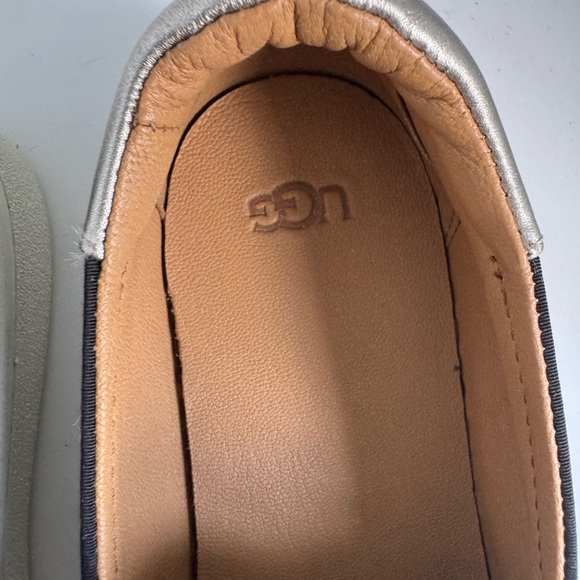 UGG Black Women's Cas Leather Slip On Sneakers. Size 10 - Picture 4 of 13